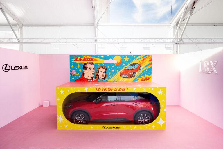 El artista Sergio Mora interpreta el nuevo Lexus LBX como un artículo futurista de lujo